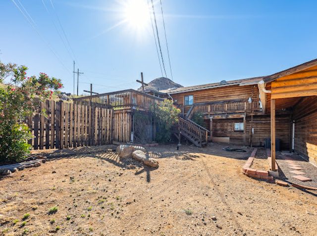 3485 Mountain Drive, Golden Valley, AZ 86413