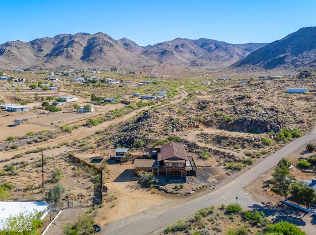 3485 Mountain Drive, Golden Valley, AZ 86413