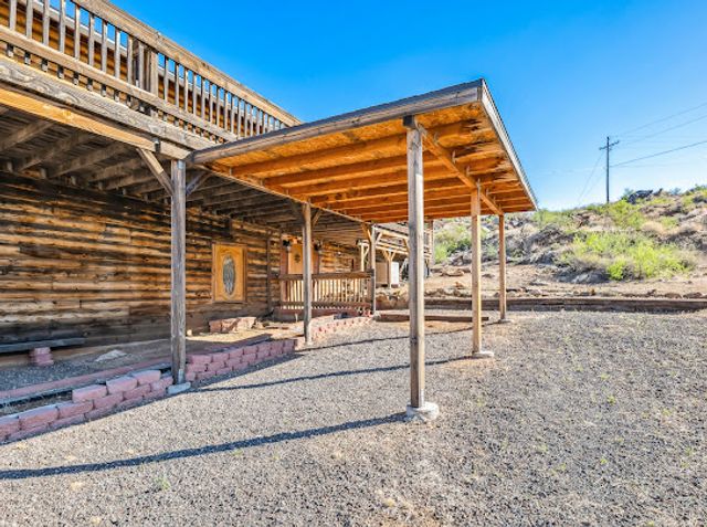 3485 Mountain Drive, Golden Valley, AZ 86413