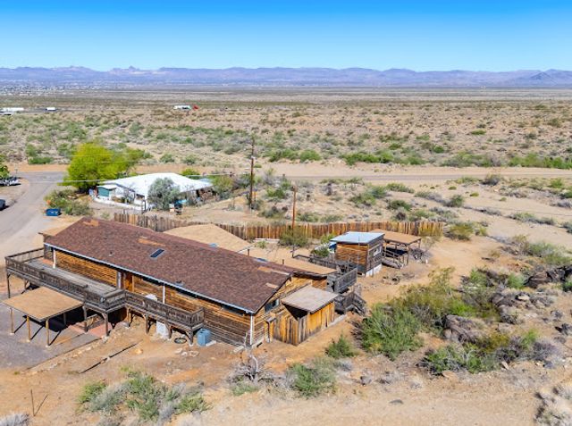 3485 Mountain Drive, Golden Valley, AZ 86413