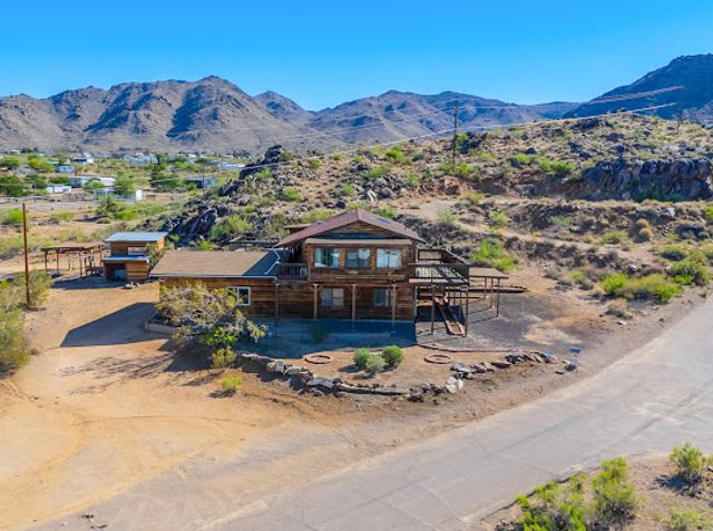 3485 Mountain Drive, Golden Valley, AZ 86413