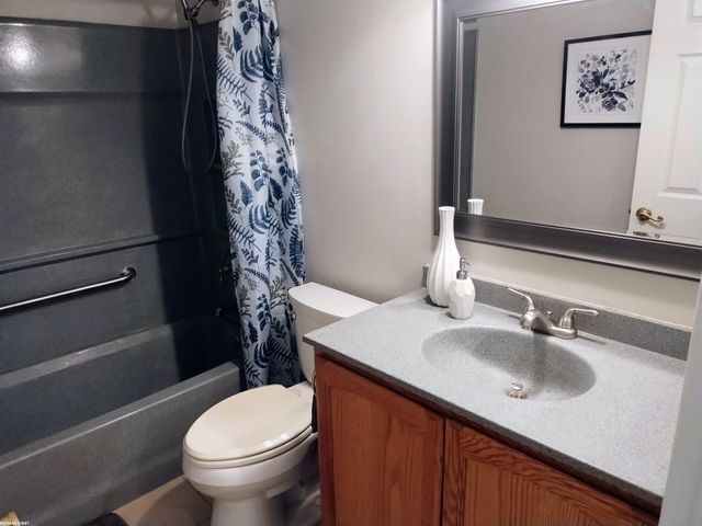45547 Kensington Street, Utica, MI 48317