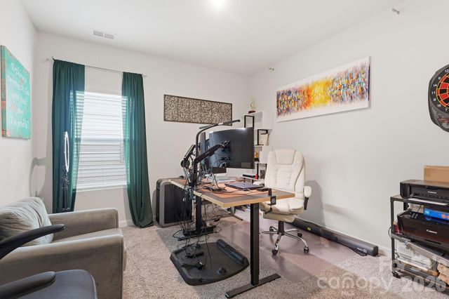 5012 Shadbush Road, Charlotte, NC 28215