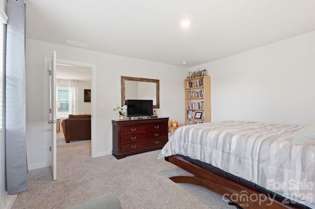 5012 Shadbush Road, Charlotte, NC 28215