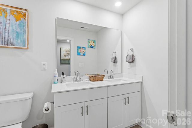 5012 Shadbush Road, Charlotte, NC 28215