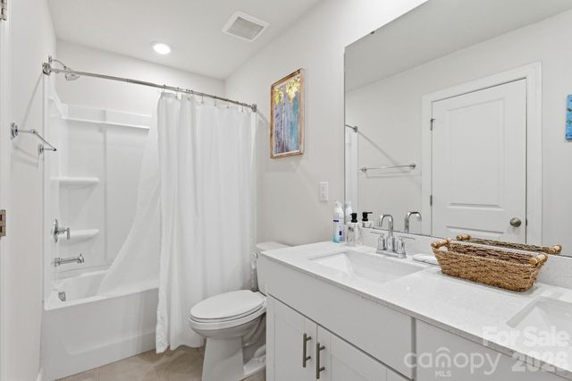 5012 Shadbush Road, Charlotte, NC 28215