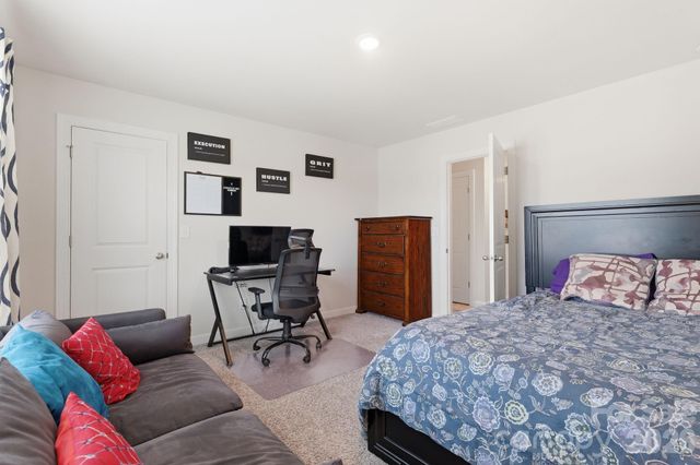 5012 Shadbush Road, Charlotte, NC 28215