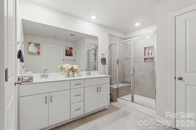 5012 Shadbush Road, Charlotte, NC 28215