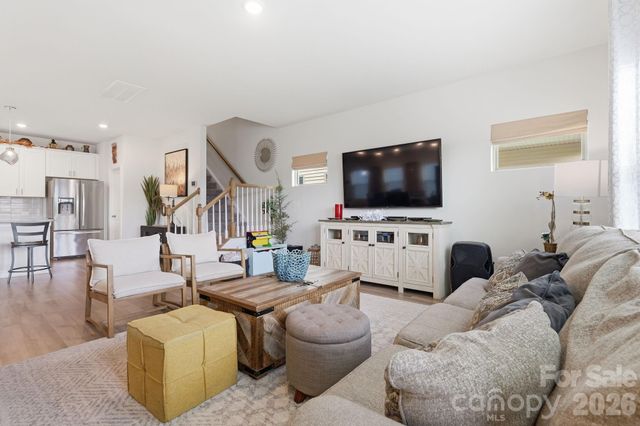5012 Shadbush Road, Charlotte, NC 28215