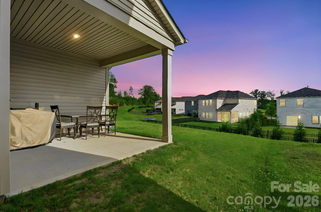 5012 Shadbush Road, Charlotte, NC 28215
