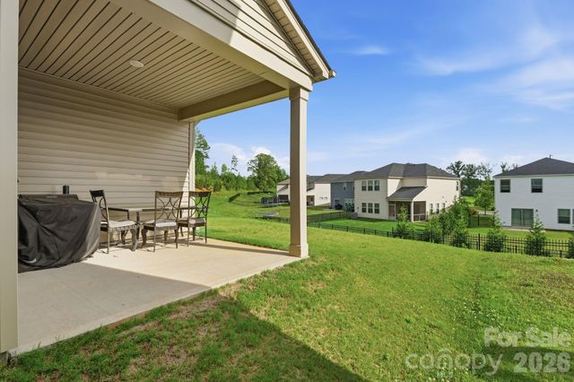 5012 Shadbush Road, Charlotte, NC 28215