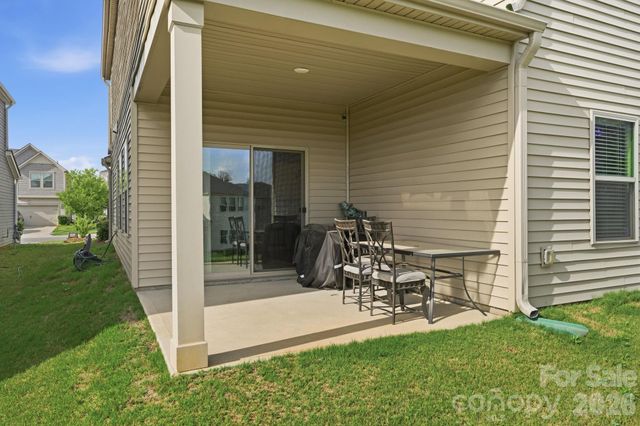 5012 Shadbush Road, Charlotte, NC 28215