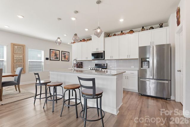 5012 Shadbush Road, Charlotte, NC 28215