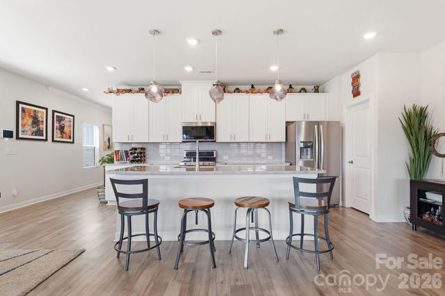 5012 Shadbush Road, Charlotte, NC 28215