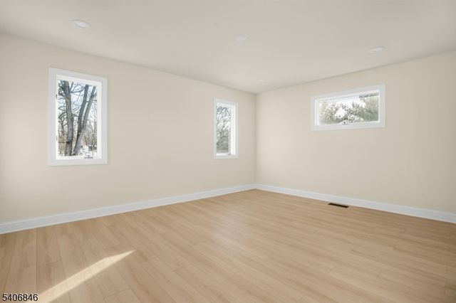 16 SCHAAF ROAD, Alexandria Twp., NJ 08804