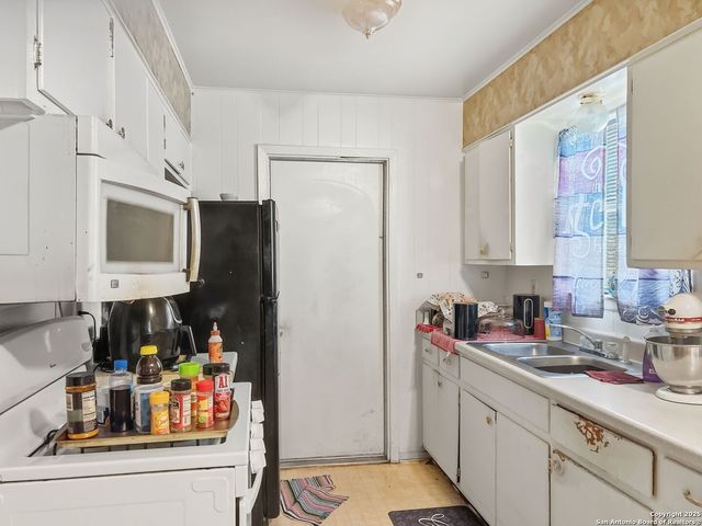 4607 Belinda Lee, San Antonio, TX 78220