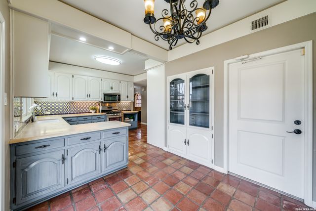 301 Wickford Way St, Castle Hills, TX 78213