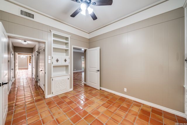 301 Wickford Way St, Castle Hills, TX 78213