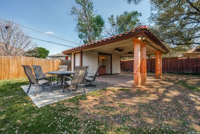 301 Wickford Way St, Castle Hills, TX 78213