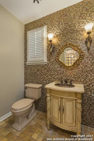 301 Wickford Way St, Castle Hills, TX 78213