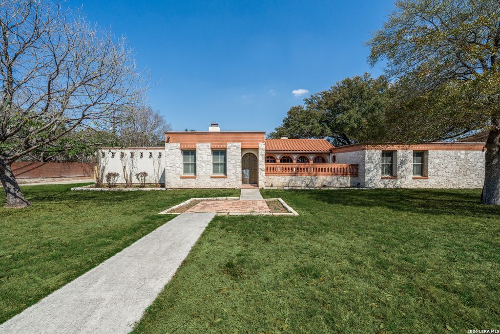 301 Wickford Way St, Castle Hills, TX 78213