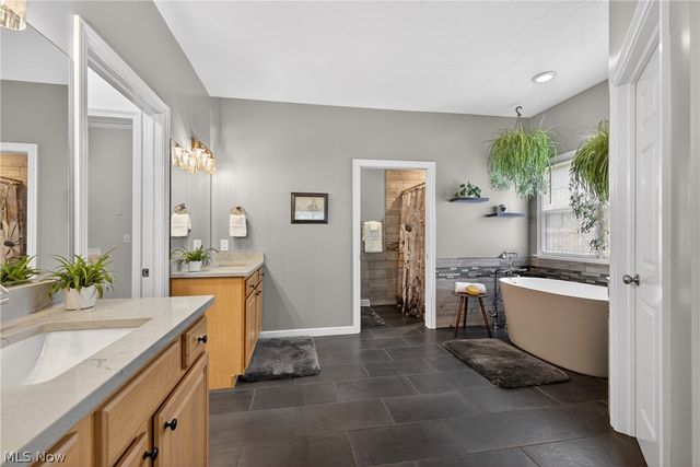 12420 Falcon Ridge Road, Chesterland, OH 44026
