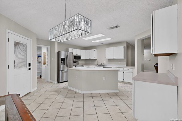 11329 REDLANDS PARK DR, San Antonio, TX 78249