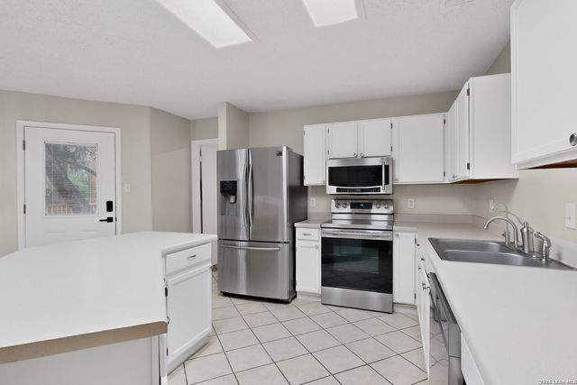 11329 REDLANDS PARK DR, San Antonio, TX 78249