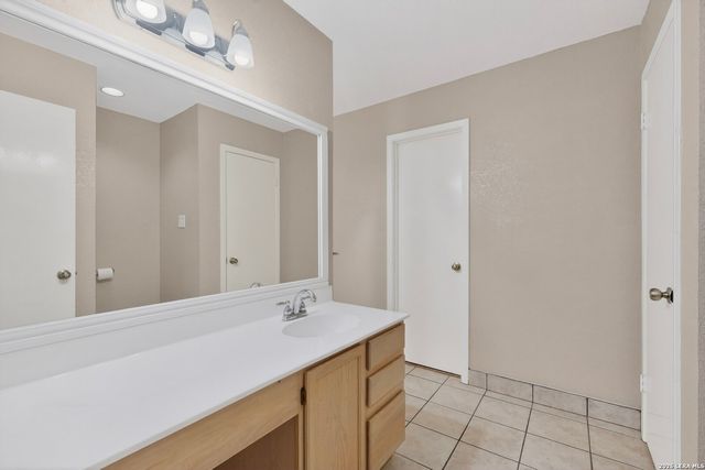 11329 REDLANDS PARK DR, San Antonio, TX 78249