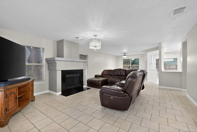 11329 REDLANDS PARK DR, San Antonio, TX 78249