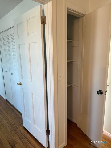 280 East Main Street APT E2, Clinton, CT 06413