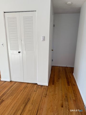 280 East Main Street APT E2, Clinton, CT 06413