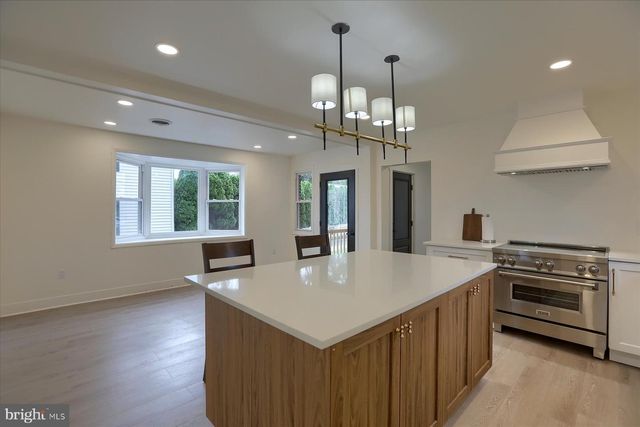 1977 DIVISION HWY, Ephrata, PA 17522
