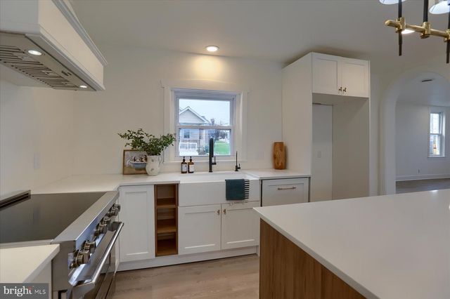 1977 DIVISION HWY, Ephrata, PA 17522