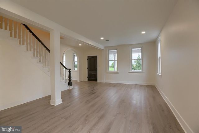 1977 DIVISION HWY, Ephrata, PA 17522