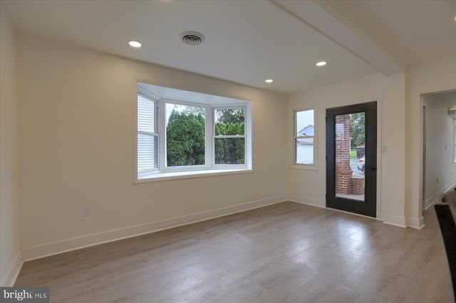 1977 DIVISION HWY, Ephrata, PA 17522