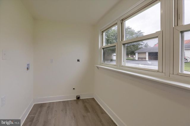 1977 DIVISION HWY, Ephrata, PA 17522