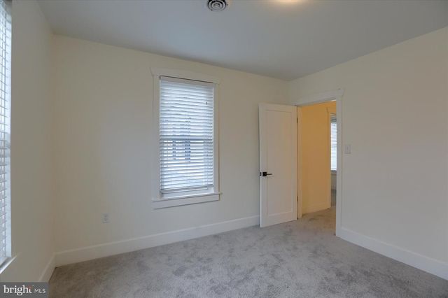 1977 DIVISION HWY, Ephrata, PA 17522