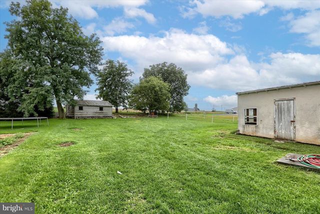 1977 DIVISION HWY, Ephrata, PA 17522