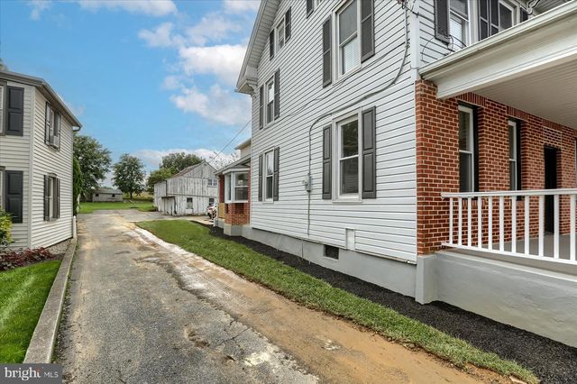 1977 DIVISION HWY, Ephrata, PA 17522