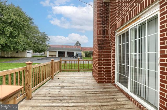 1977 DIVISION HWY, Ephrata, PA 17522
