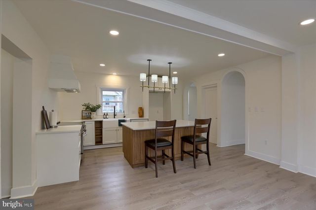 1977 DIVISION HWY, Ephrata, PA 17522