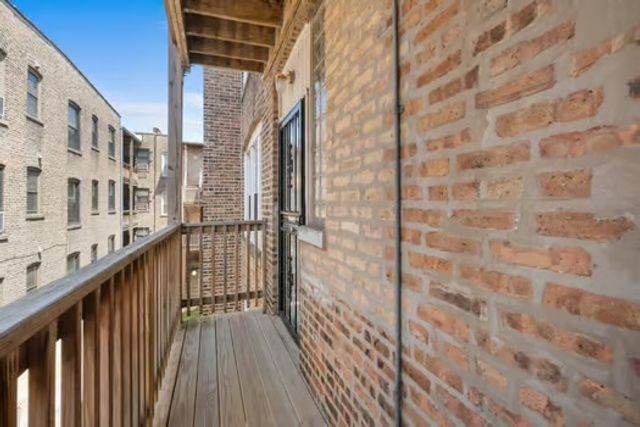 6710 S RIDGELAND Avenue 2B, Chicago, IL 60649