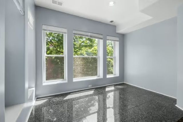 6710 S RIDGELAND Avenue 2B, Chicago, IL 60649