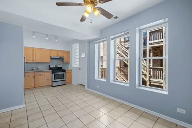 6710 S RIDGELAND Avenue 2B, Chicago, IL 60649