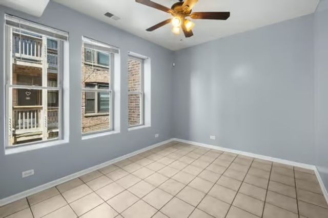 6710 S RIDGELAND Avenue 2B, Chicago, IL 60649