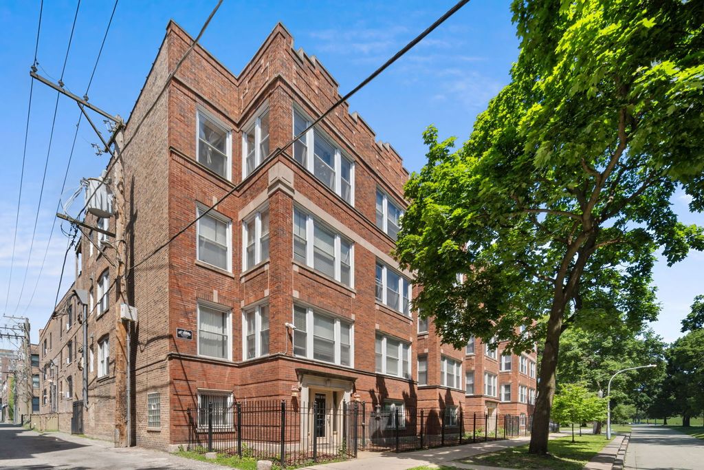 6710 S RIDGELAND Avenue 2B, Chicago, IL 60649