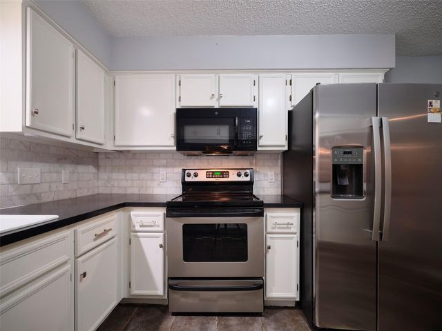 1520 Crestmont Street, Wharton, TX 77488