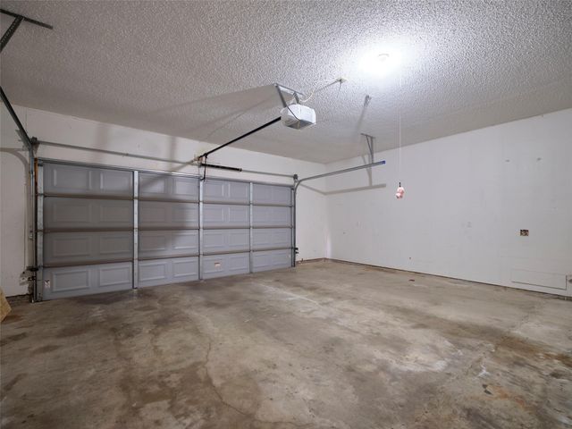 1520 Crestmont Street, Wharton, TX 77488