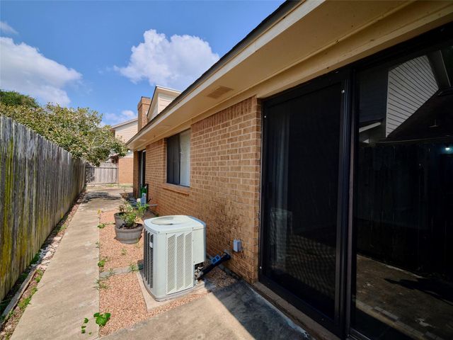 1520 Crestmont Street, Wharton, TX 77488